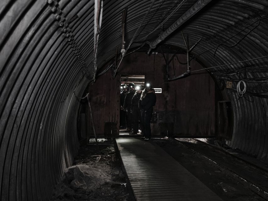Longyearbyen: Historic Coal Mine Tour at Gruve 3 - Almost 800 meters into the main tunnel
