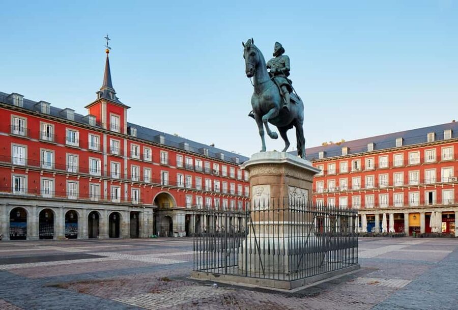Madrid Historical in French (petit comité & private) - Mercado de San Miguel and the food culture of central Madrid