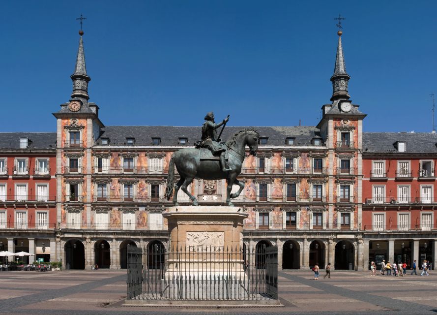 Madrid Historical in French (petit comité & private) - A private La Latina extension with a local feel