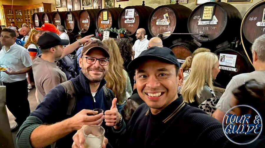 Málaga: 2h Walking Historical Tour–Art, Culture and Legends - Calle Granada and the city’s layers