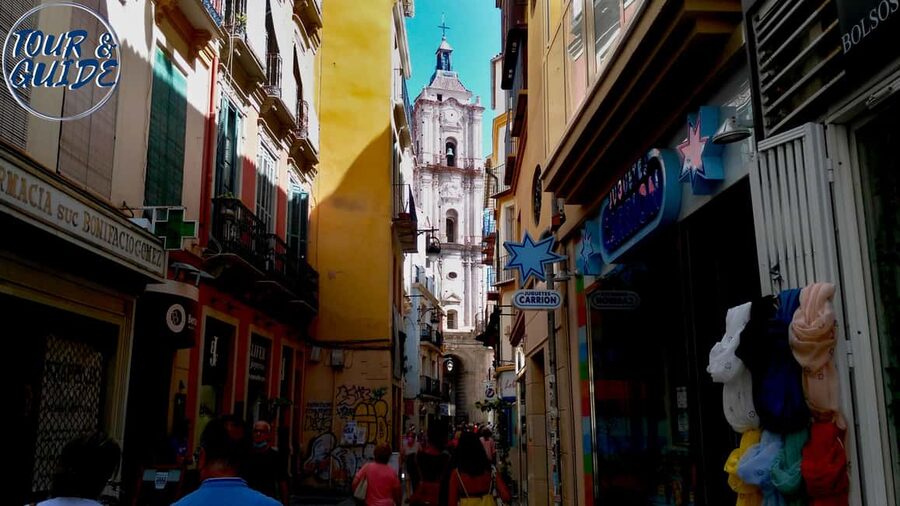 Málaga: 2h Walking Historical Tour–Art, Culture and Legends - Traditional sweets and a taste of local Málaga