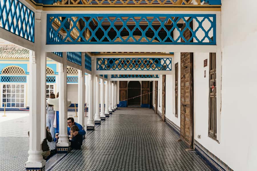 Marrakech: Saadian Tombs & Bahia Palace, Medina Guided Tour - Bab Agnaou, the Kasba, and the city’s royal quarter