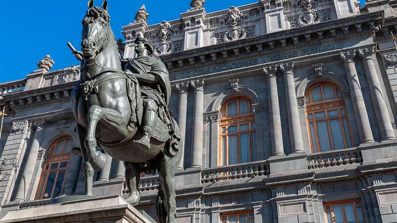 Mexico City: Historic Downtown Walking Tour - The Zócalo and the city’s central stage