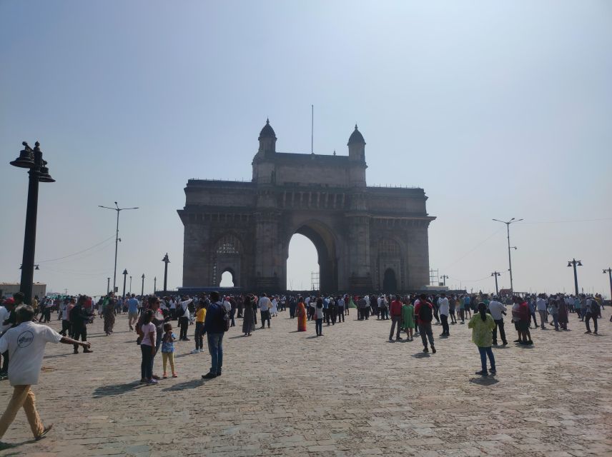 Mumbai: South Mumbai Heritage Walking Guided Tour - The guides make the difference