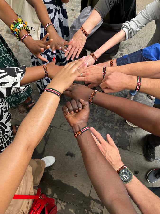 Nairobi: Historic and Modern Highlights Walking Tour - City Market, fruit salad, and Kenyan food culture