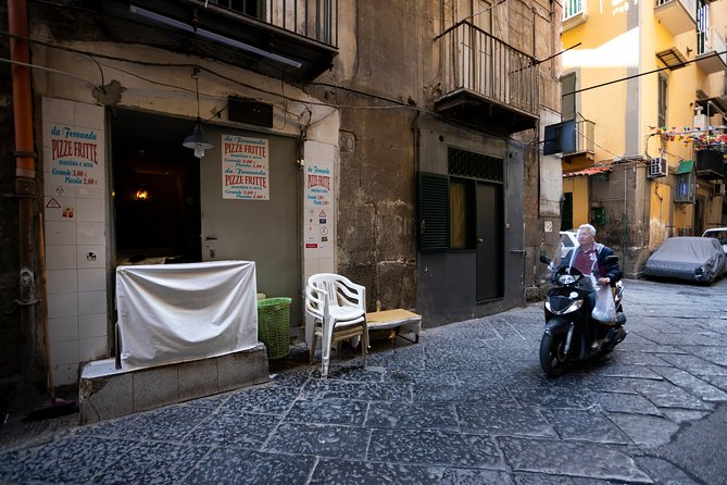 Naples Spanish Quarters Walking Tour Street Art, Folklore & Sweet - The guides make the biggest difference