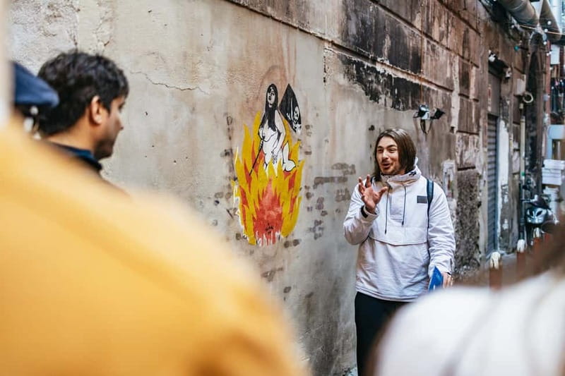 Naples: Street Art & History Tour in the Spanish Quarters - Why the Spanish Quarters work so well for a street art walk