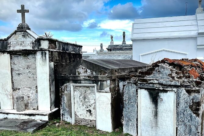 New Orleans Historic Cemetery Walking Tour - The Mid-City cemeteries near City Park