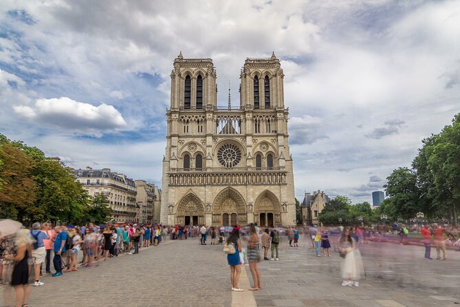 Notre Dame Cathedral: Exterior Guided Tour & Unscheduled Access - Starting at 11 Rue Lagrange