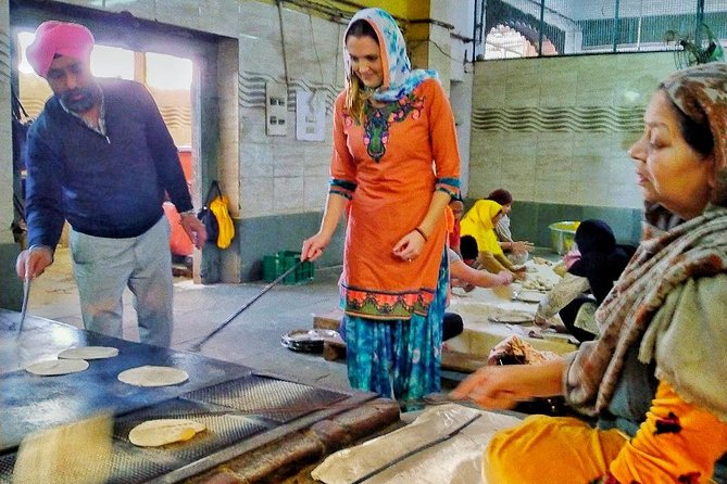 Old Delhi Food-Spice Market-Temples Tour Soon Featured on NETFLIX - Jain temple, mosque, and Old Delhi’s religious mix