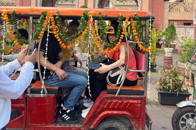 Old Delhi Walking Tour: Food, Culture & Spice Bazaars - Starting by the Red Fort at Chandni Chowk