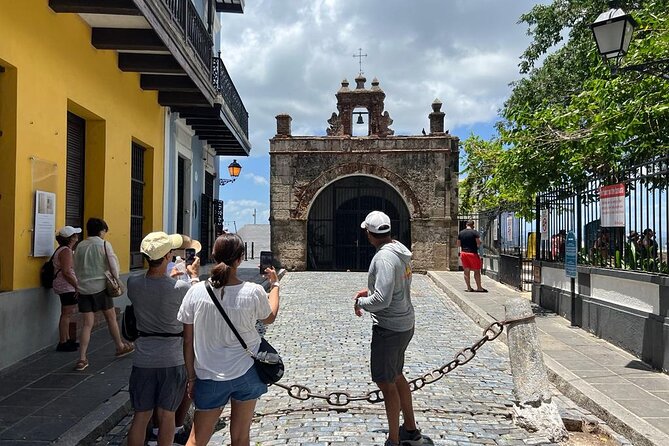 Old San Juan Historical Walk, Shopping, and Dining w/ Transport - Calle Fortaleza shopping and your own time
