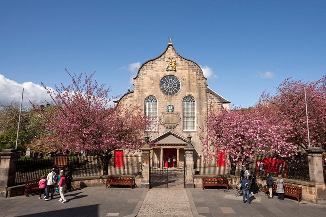 Old Town Historical and Underground Tour - Entering the Niddry Wynd vaults