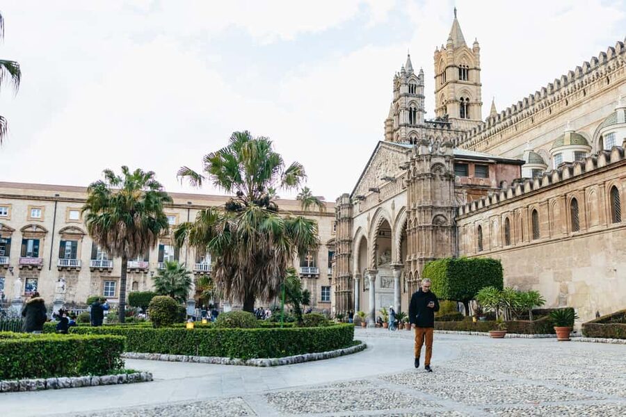 Palermo: Street Food and History Walking Tour - What the guide adds to the experience