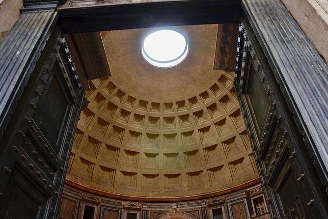 Pantheon Elite Guided Tour - Rome's Iconic Ancient Temple - Timed entry and the reality of crowds