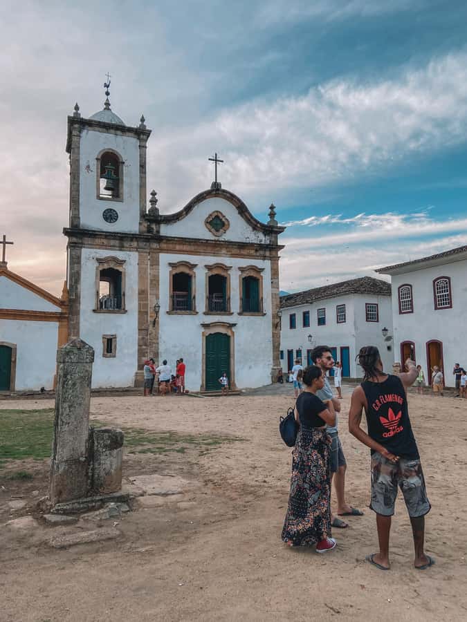 Paraty: Historic Centre Walking Tour & Cachaça Tasting - Colonial streets and the story behind the stones