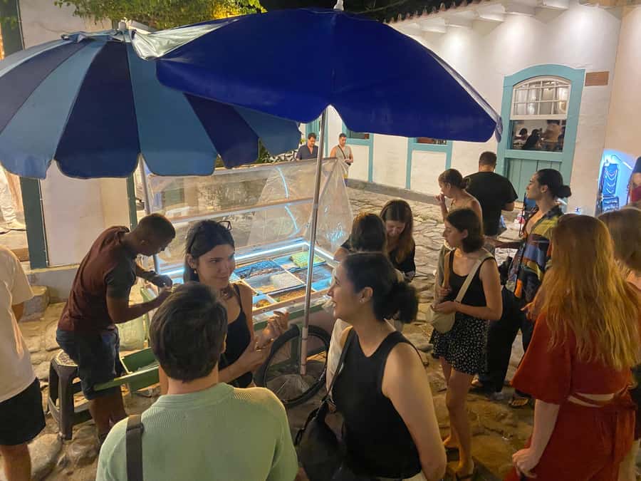 Paraty: Historic Centre Walking Tour & Cachaça Tasting - What the guide adds to the walk