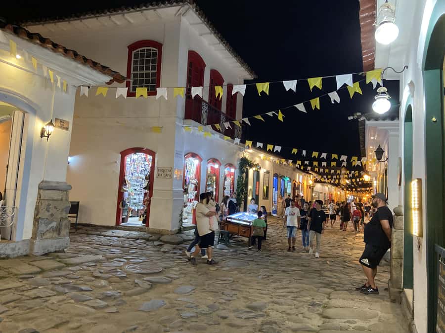Paraty: Historic Centre Walking Tour & Cachaça Tasting - Timing, comfort, and who should book