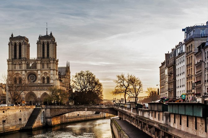Paris City Center w/ Notre Dame interior | Exclusive Walking Tour - Small squares and the old bridges
