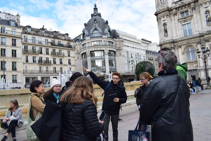 Paris: Le Marais & Montmartre Jewish History Walking Tour - Crossing Paris by public transport