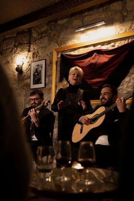 Porto: An Intimate Fado Show in a Historical Tavern - The second set: traditional Fado with greater emotional weight