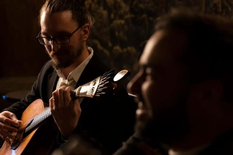 Porto: An Intimate Fado Show in a Historical Tavern - Why the close seating changes the music