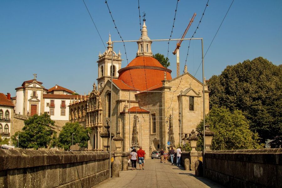 Porto: Douro Valley History & Wine Tour with Cruise & Lunch - Cruising from Pinhão on a Rabelo boat