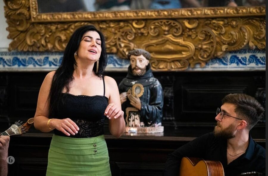 “Porto: Fado Show with Guided Tour in a Historic Monastery” - The 90-minute plan, from monastery to music