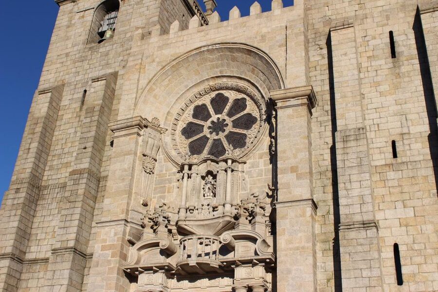 Porto: Historic City Center Walking Tour - What the guides add to the walk