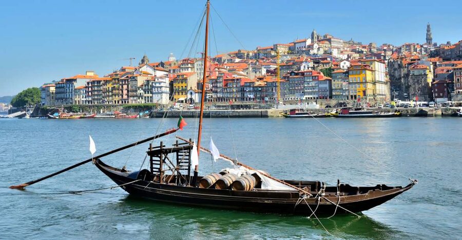 Porto: Historic City Center Walking Tour - Aliados Avenue and Porto’s grand civic center