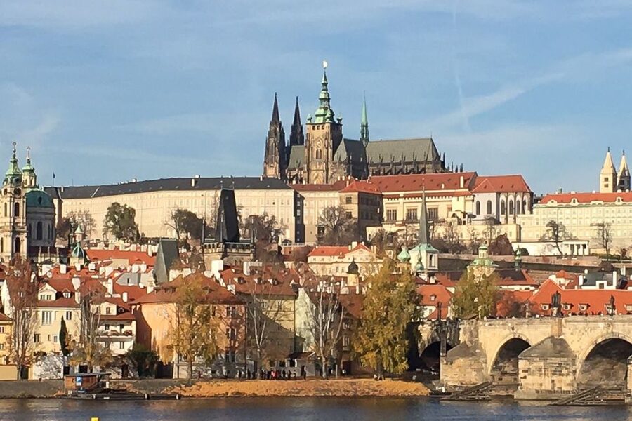 Prague: Historic City Center Bus Tour with Top Sights - Who should book this tour?