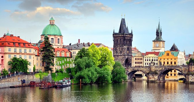 Prague Historic Pub Tour with Drinks Included - Why this Prague pub tour works as a city walk