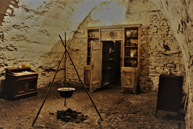 Prague Old Town, Medieval Underground and Dungeon Historical Tour - Who will enjoy this, and who should skip it
