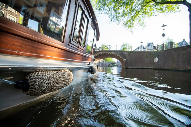 Private Boat Tour Amsterdam - 90 Min incl. welcome drink on historic saloon boat - Who will enjoy this private Amsterdam cruise?