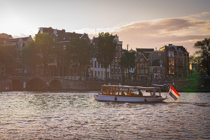 Private Boat Tour Amsterdam - 90 Min incl. welcome drink on historic saloon boat - Practical details that affect your decision