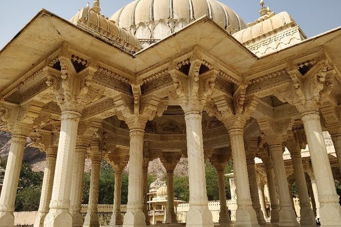 Private Full-Day Sightseeing Tour of Jaipur’s Heritage by Car - Hawa Mahal, Jaipur’s famous first glimpse