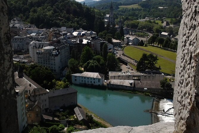 Private Guided History tour of Lourdes - What the storytelling adds