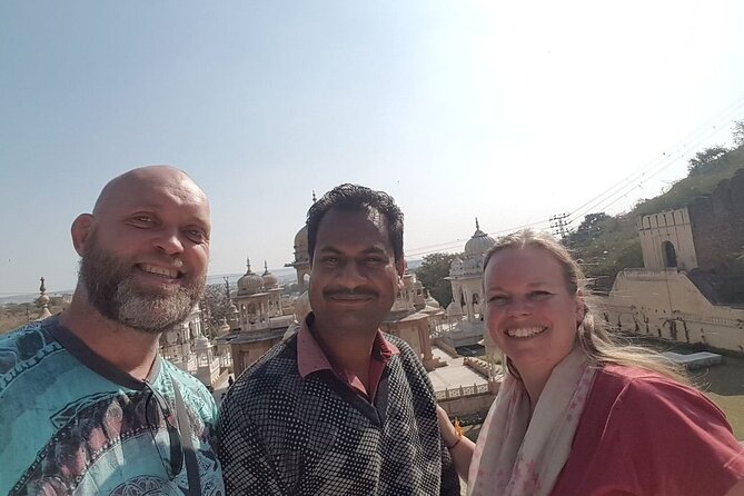 Private Jaipur Full-Day Tour with Block Printing - Hawa Mahal from the street and the cafe