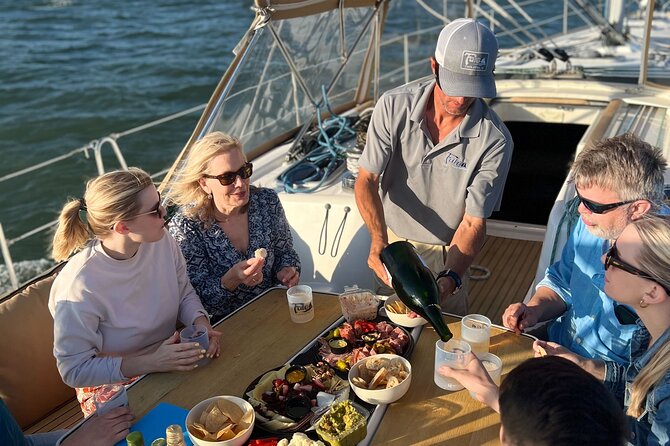 Private Morning Sail, Dolphin and History Tour on Mystique - The crew makes the difference