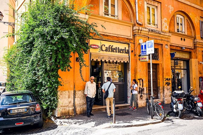 Private Rome Food Tour in the Historic Centre with 8+Tastings - Ancient temples at Largo di Torre Argentina
