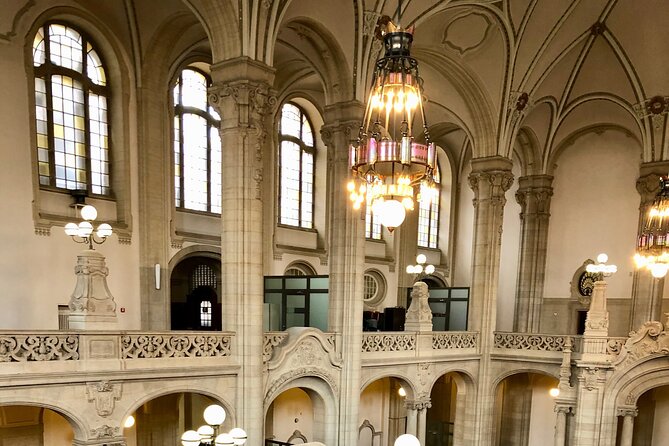Private Taxi Tour City East & West History and Architecture 3-4h - Brandenburg Gate, Gendarmenmarkt, and the rebuilt center