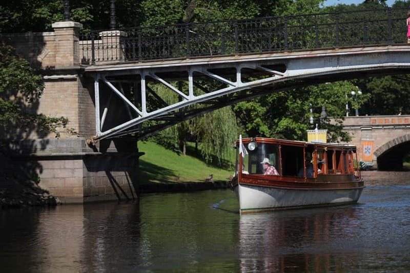 Riga: Canal & Daugava Cruise on a Historic Wooden Boat - Why this one-hour Riga cruise works so well