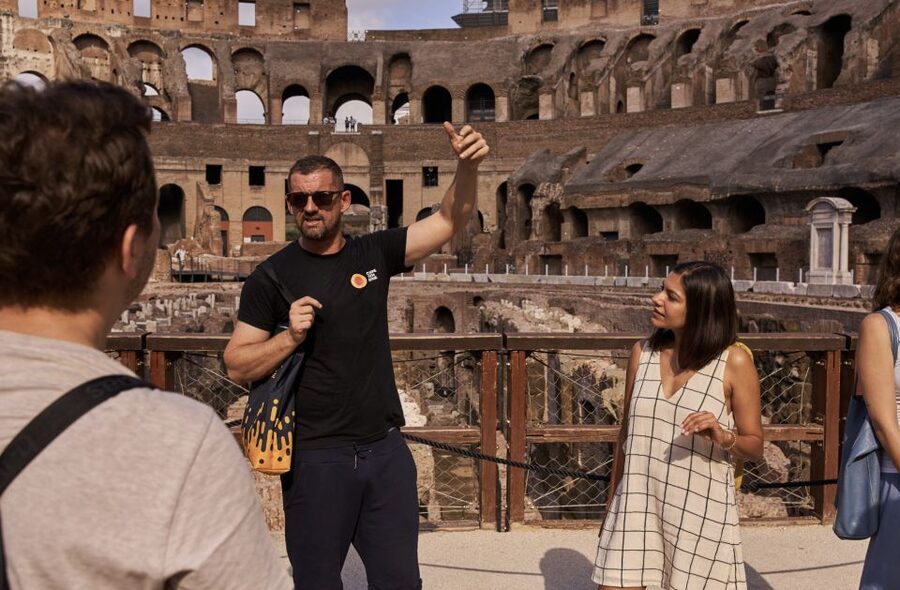 Rome: Colosseum, Roman Forum & Palatine Hill Guided Tour - How the guide affects the experience