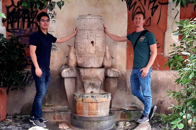 Rome: Trastevere street food and history tour - small group - Fontana della Botte and Rome’s wine culture