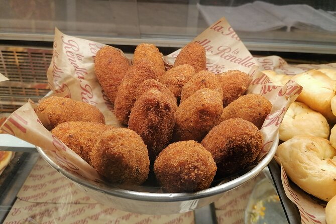 Rome: Trastevere street food and history tour - small group - What the guides add to the experience