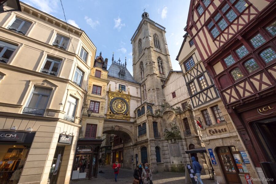 Rouen: Guided Tour of the Historic Center - The Gros-Horloge and its Renaissance arch