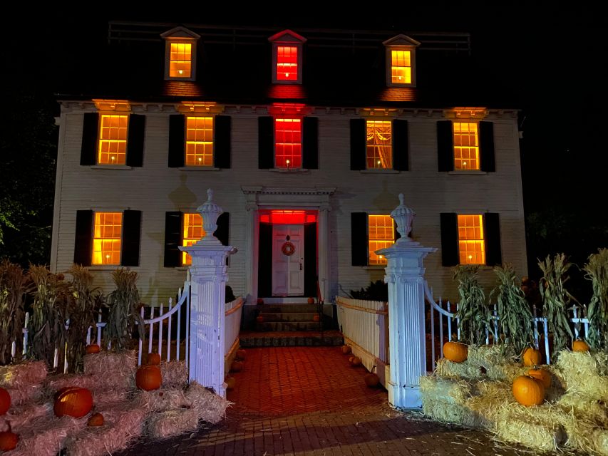 Salem, MA: History and Hauntings Guided Walking Tour - How the ghost stories fit the history