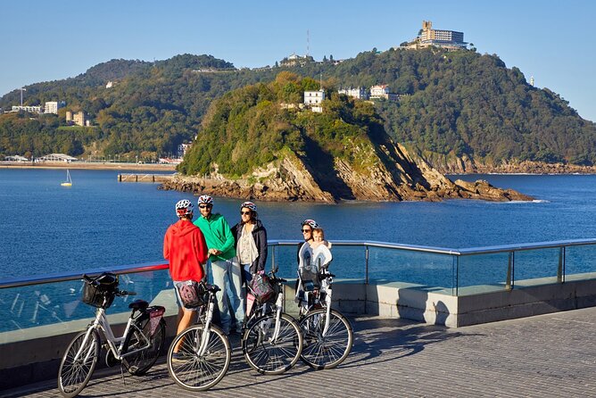 San Sebastian E-bike trour: Basque History and Cultural. - Ondarreta and the western end of the bay