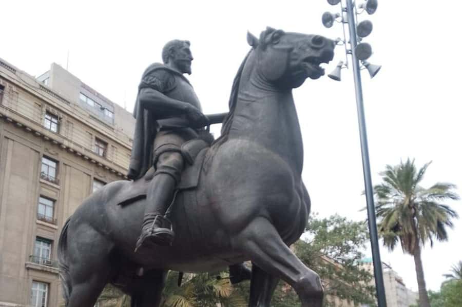 Santiago: Guided Walking Tour of the Historical Old Town - Why this three-hour route works