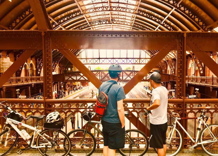 São Paulo: Downtown Historical Bike Tour - Luz Station, Pinacoteca, and Luz Park